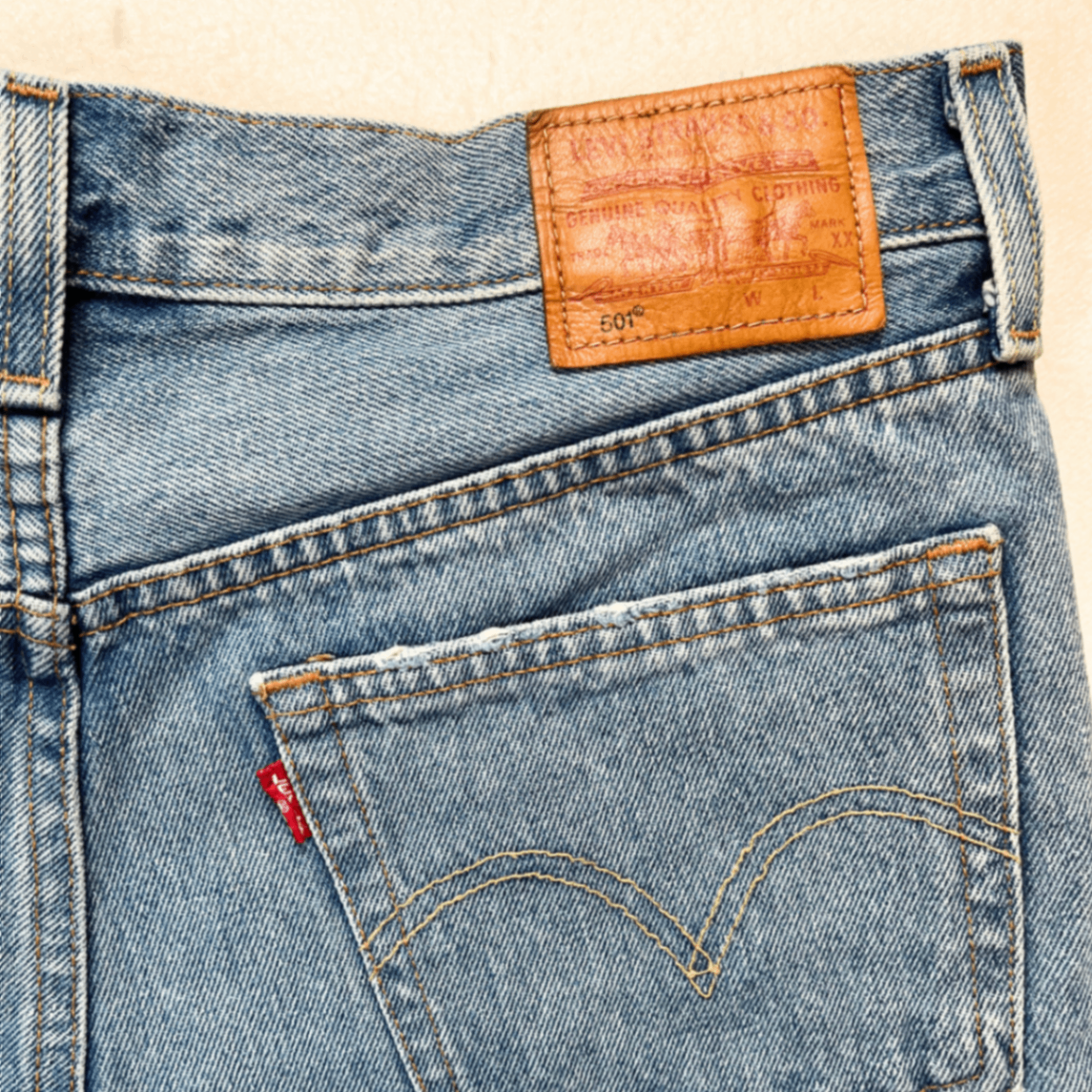 pre-loved Levi's Jeansshorts Gr. 28